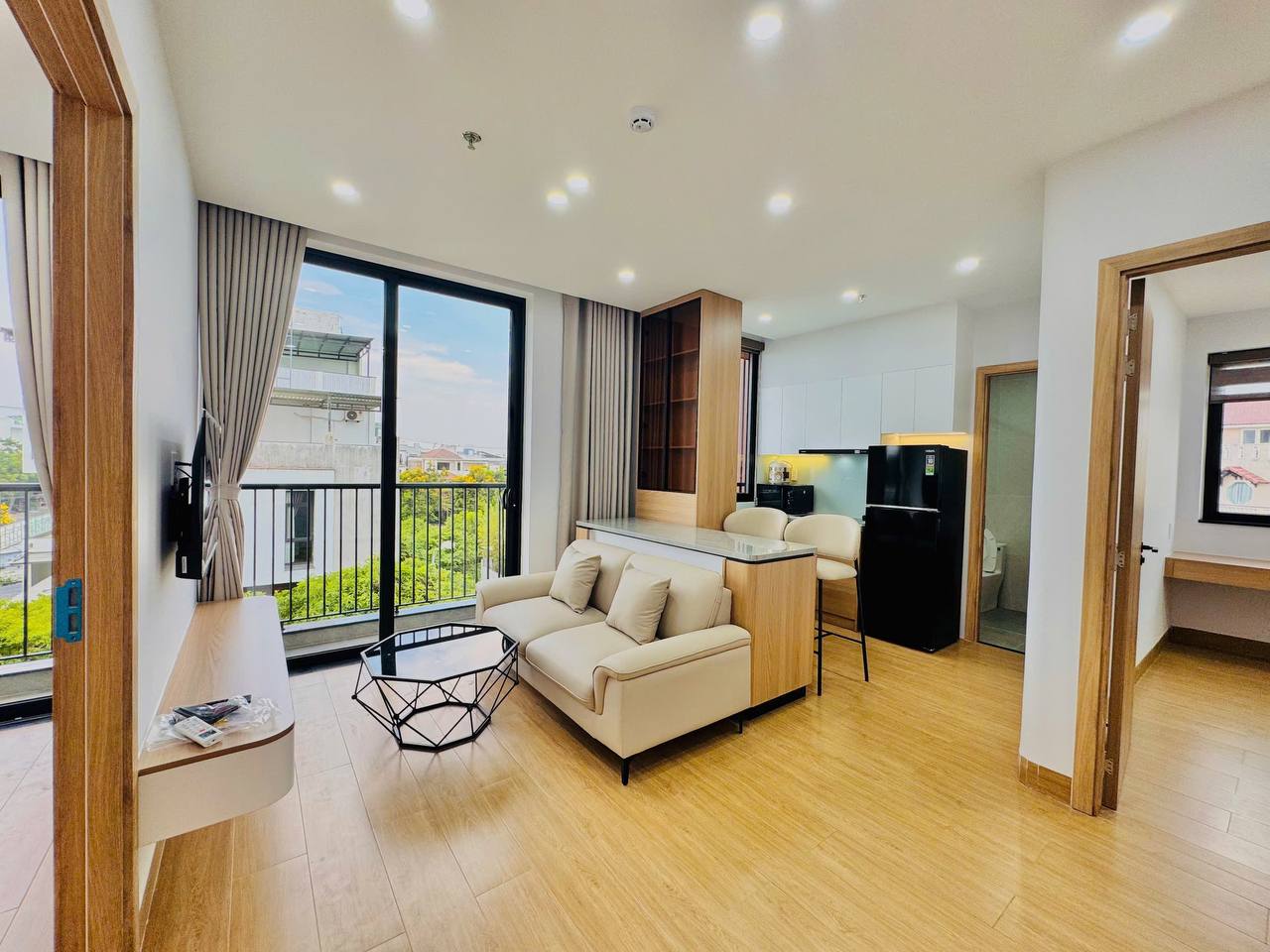 2 BEDROOMS APARTMENT IN NGU HANH SON · 23 000 000 VND