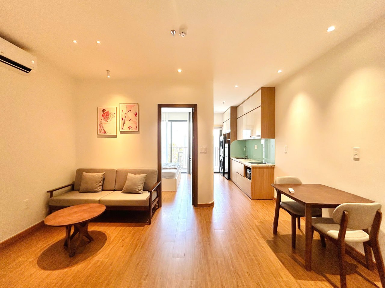 1BR 7TH FLOOR APARTMENT IN NGU HANH SON - PET FRIENDLY · 18 000 000 VND