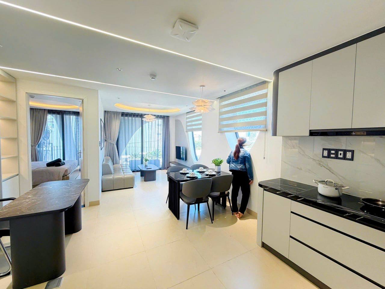 2 BEDROOMS APARTMENT IN SON TRA - POOL AND GYM IN BUILDING · 35 000 000 VND