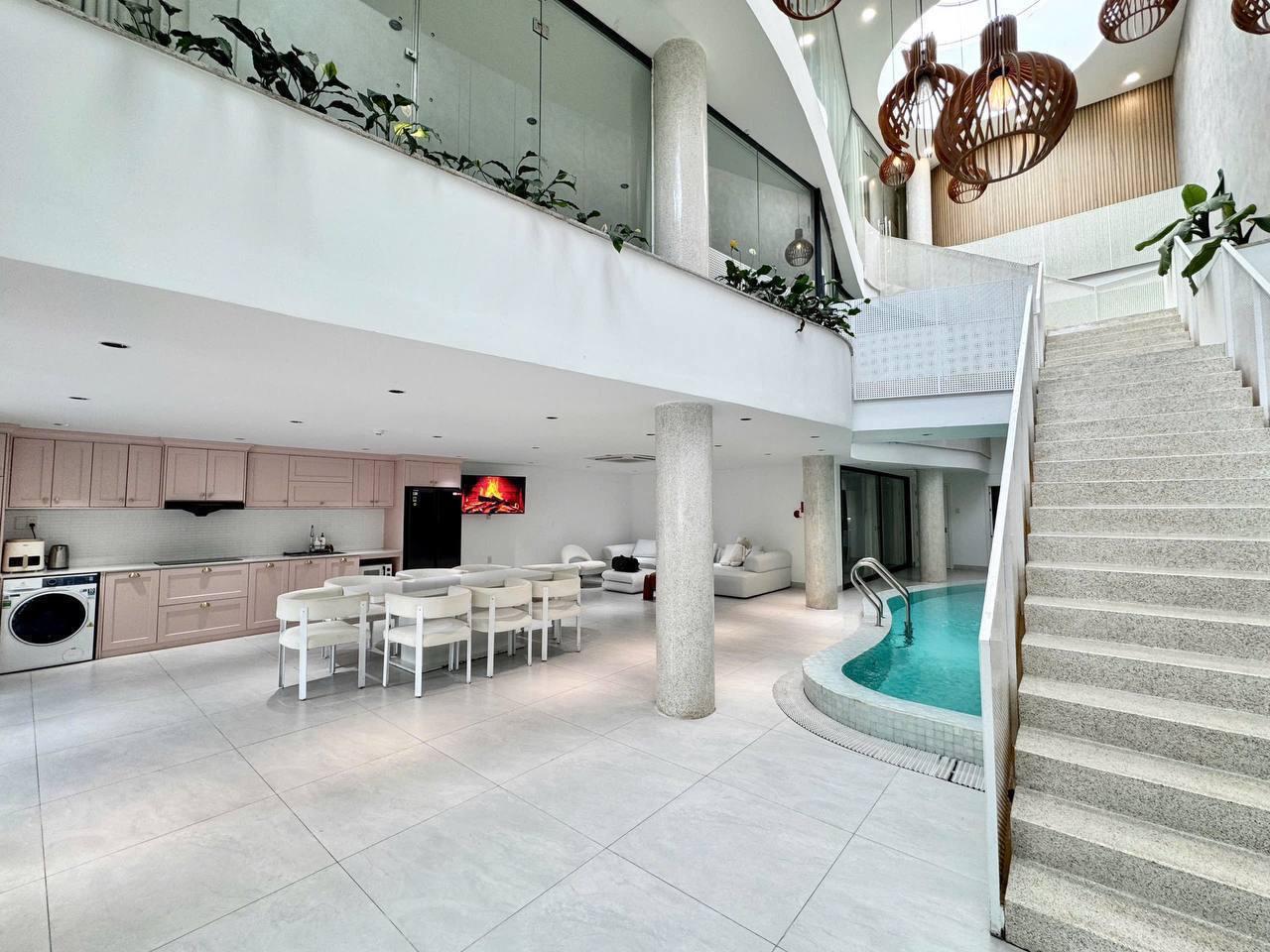 Вилла 3 этажа: 3 спальни 4wc 250m2 · 60 000 000 VND