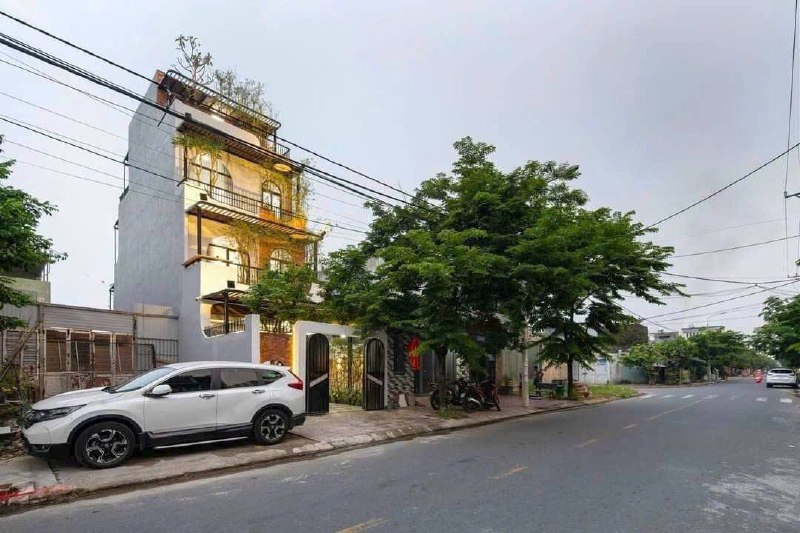 Дом 3 этажа: 4 спальни 4wc · 35 000 000 VND