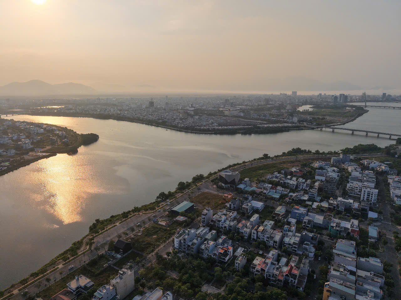 STUDIO APARTMENT IN KHUE MY · 11 000 000 VND