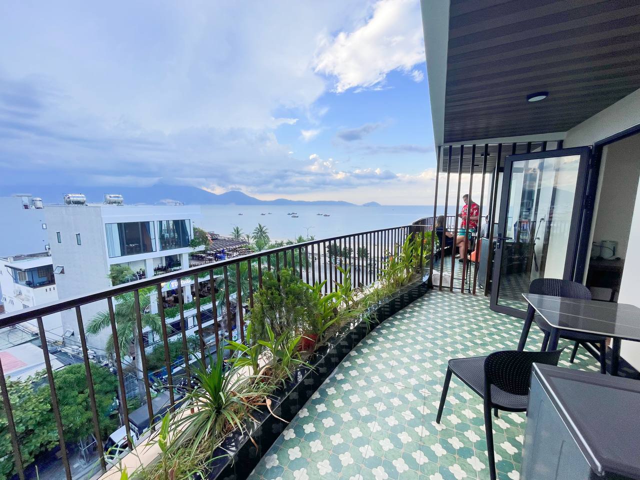 6th Floor 1-Bedroom Penthouse with Spacious Ocean-View Balcony · 14 800 000 VND